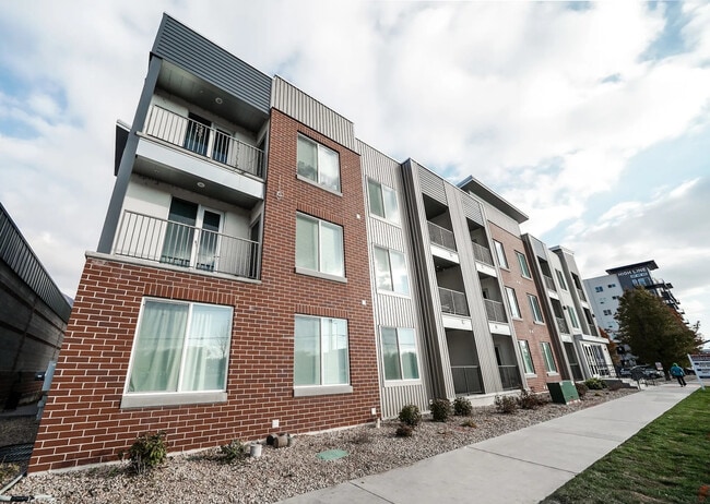 Building Photo - Palladium