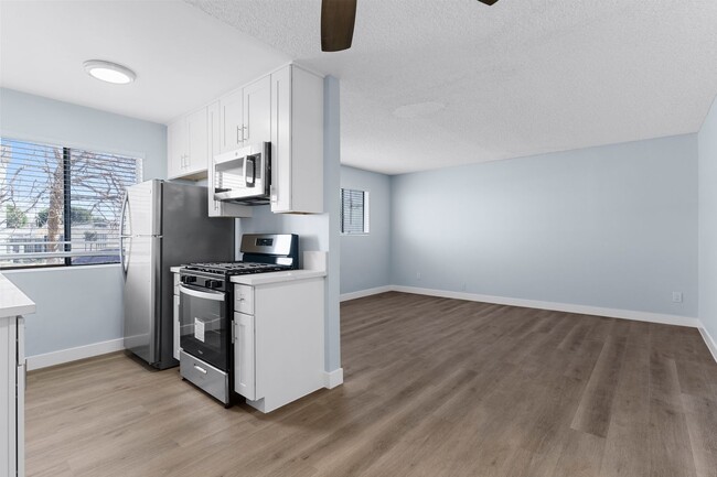 Building Photo - 1804 W 78th St Rental