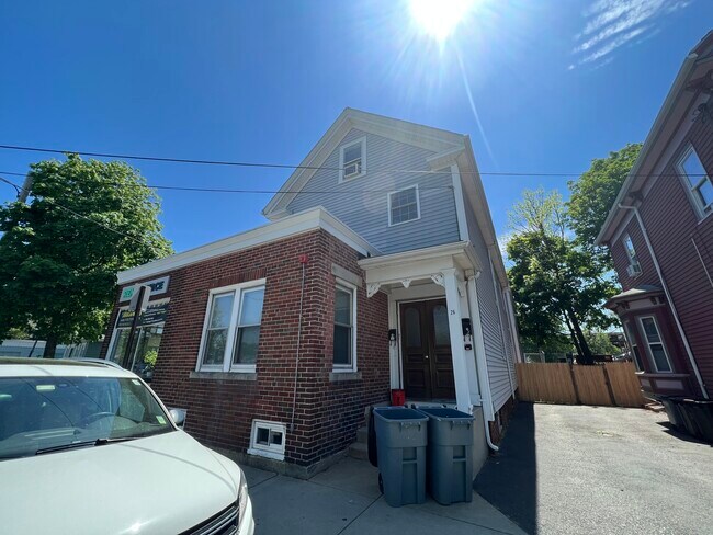 Photo - 26 White St