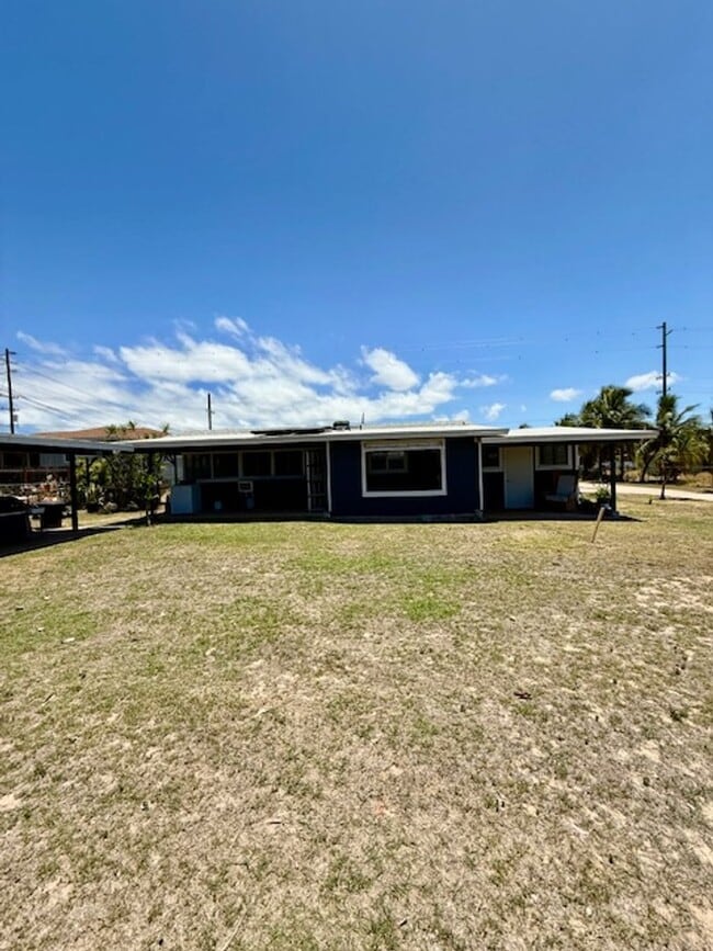 Building Photo - Kekaha - 1 Bedroom Apt for Rent