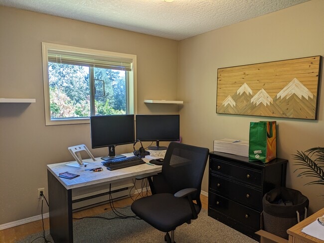 Photo - 1006 Highrock Av