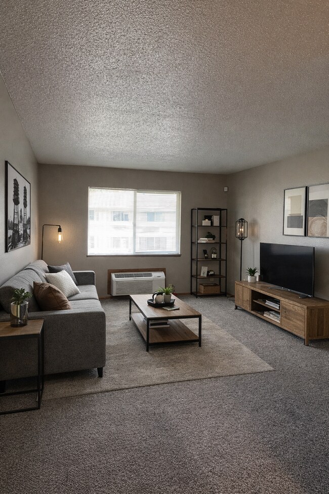 Photo - Attention Ellensburg: The Perfect Apartment Just Entered the Chat Unidad 15