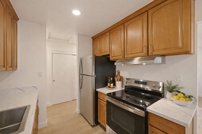 Photo - 1731 Ross Cir