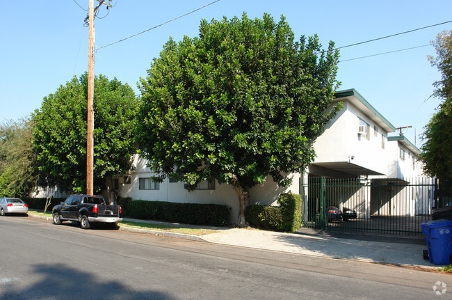 Photo - 5000 Woodman Ave Apartments