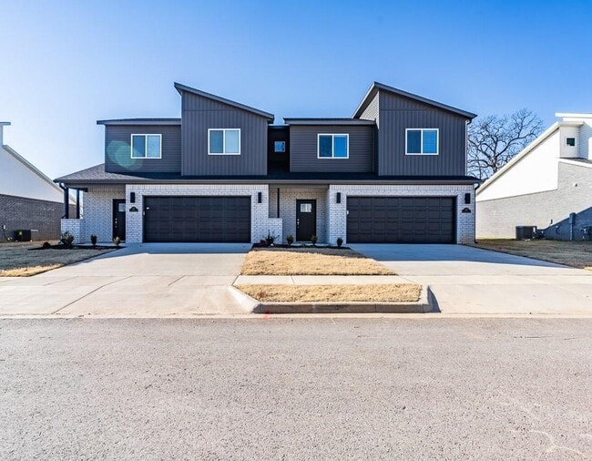 Building Photo - 657 Sun Meadow Dr Rental