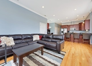 Photo - 5691 W Higgins Ave Unidad 3W