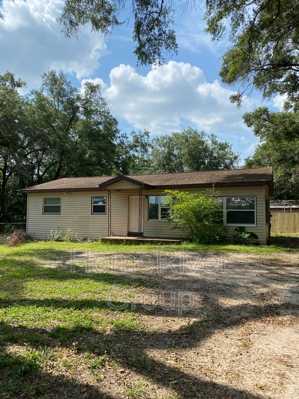 Building Photo - 2401 NE 59th Pl Rental