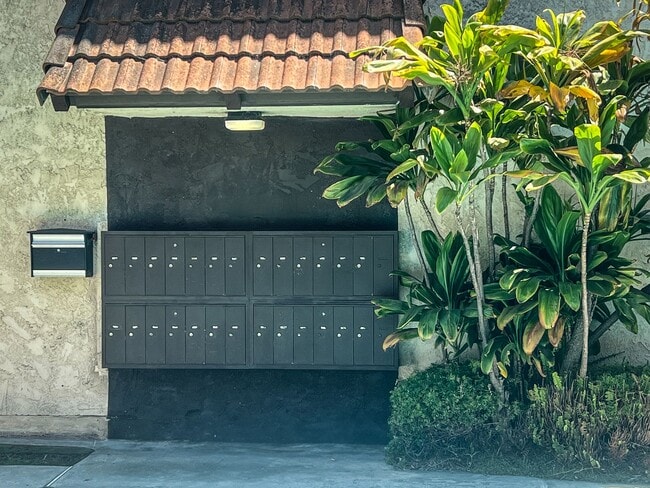 Photo - Woodman Apartments