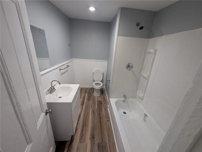 Photo - 226 W Miller St