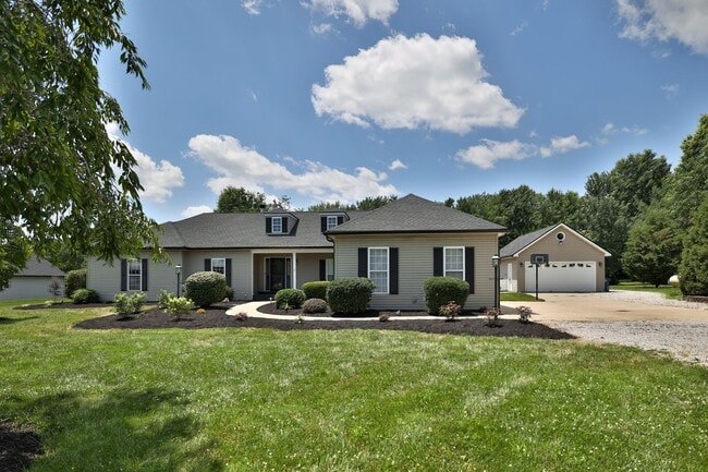 Building Photo - 3 Bedroom, 2 Bath House in Edwardsville