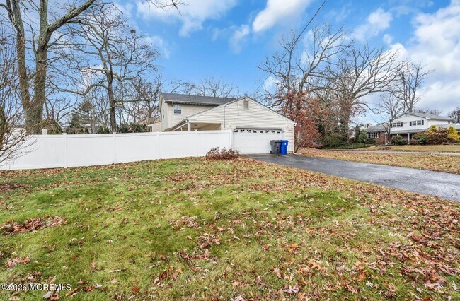 Photo - 869 Knight St