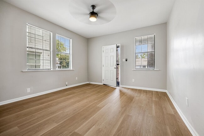 Photo - 2395 Forest Ave