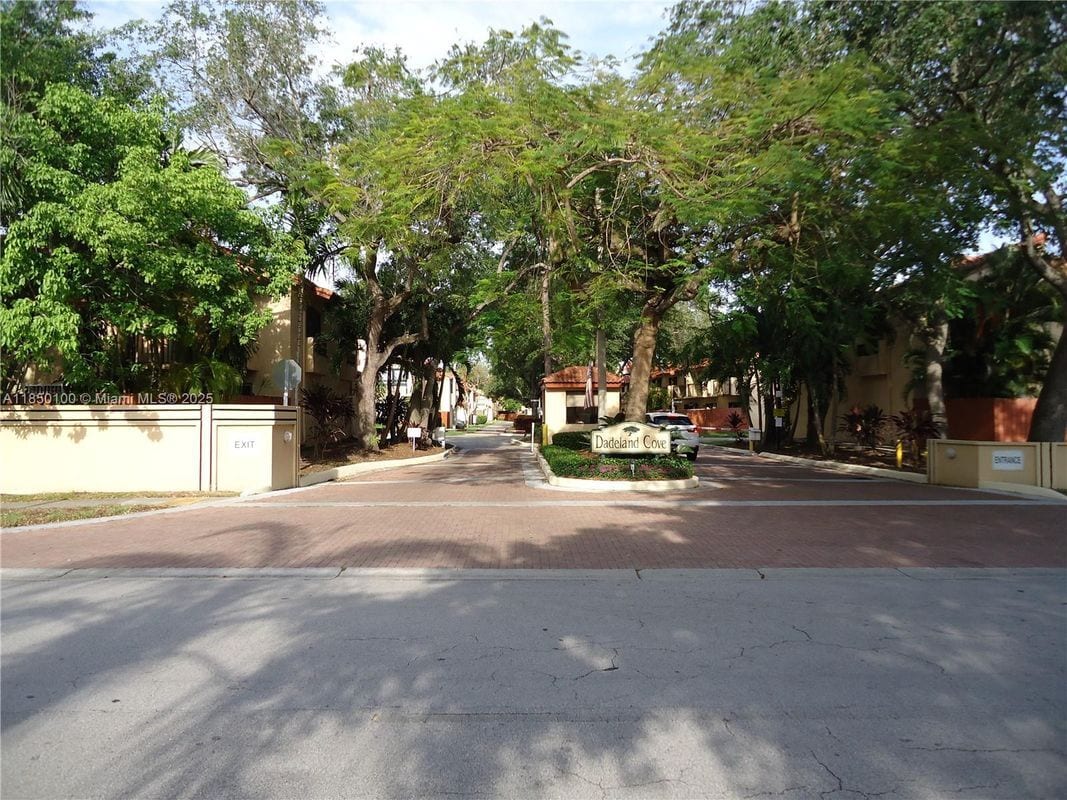 Photo - 10152 SW 77th Ct