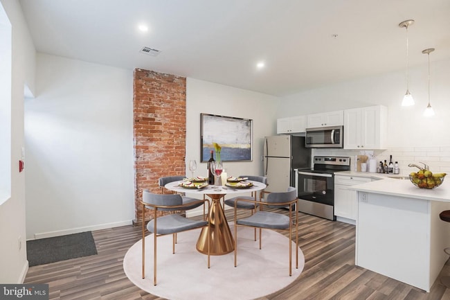 Photo - 2626-28 Ridge Ave Unit 3