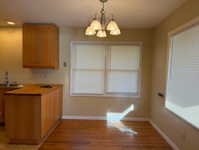 Photo - 820 NW 28th St