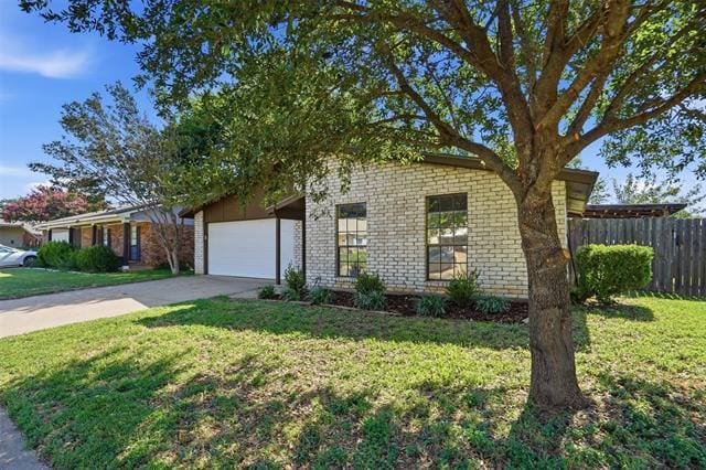 Photo - 2711 Treeview Dr