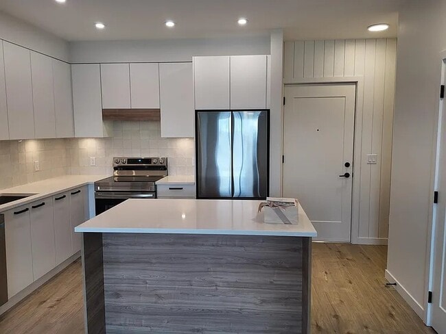 Photo - 33920 Best Ave