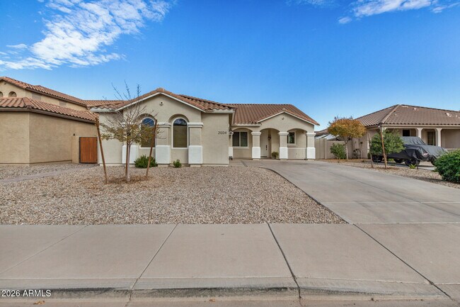 Building Photo - 21334 E Alyssa Rd