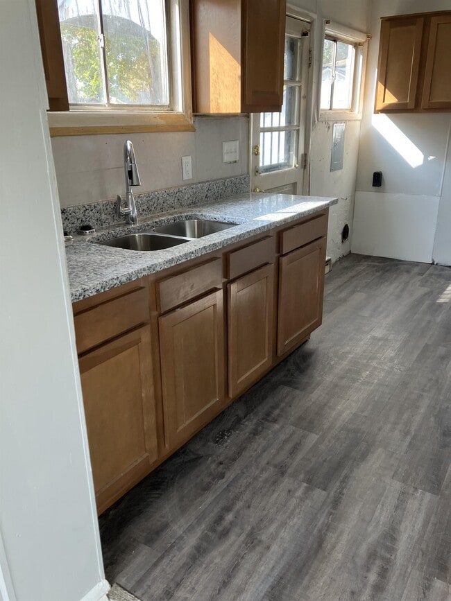 Photo - 4820 Bluebird Ave