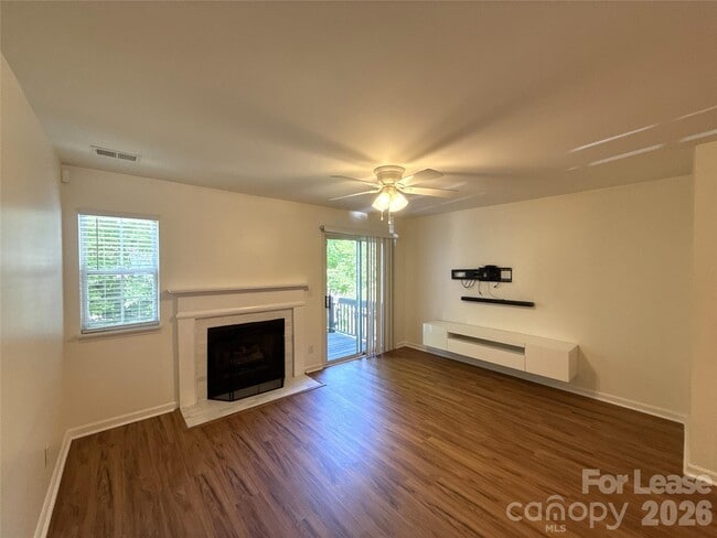 Photo - 639 Mountainwater Dr