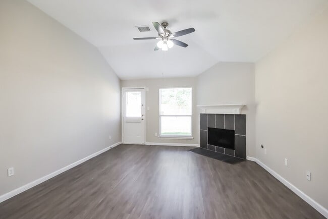 Photo - 1615 Trail Oaks Ct