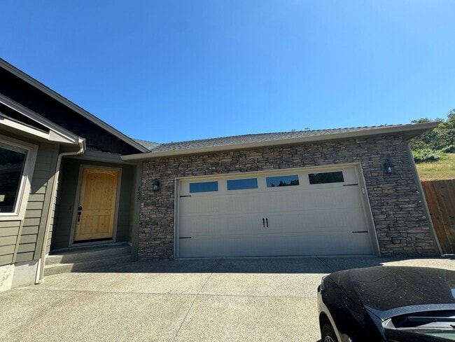 Photo - Newer Winchester 4 bedroom 2 bath home