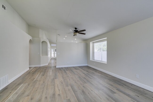 Photo - 3 Bedroom Home located in Green Valley