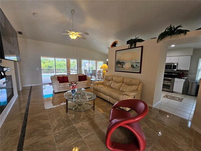 114 Albatross Rd