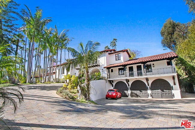 Building Photo - 9451 W Sunset Blvd Rental