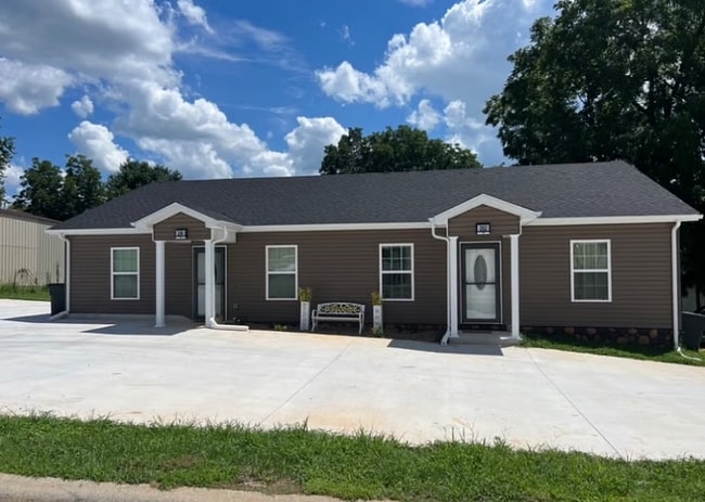 Building Photo - 204-204 Elliott Wy Rental