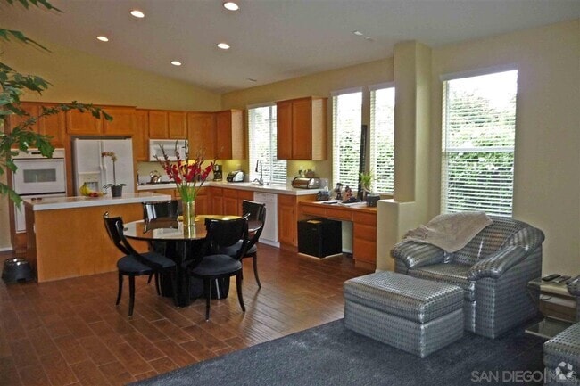 Building Photo - 2263 Paseo Saucedal Rental