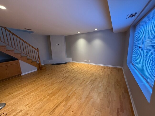 744 W Gordon Terrace