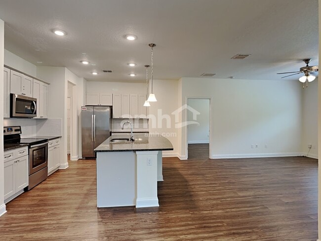 Photo - 887 Sunny Stroll Dr