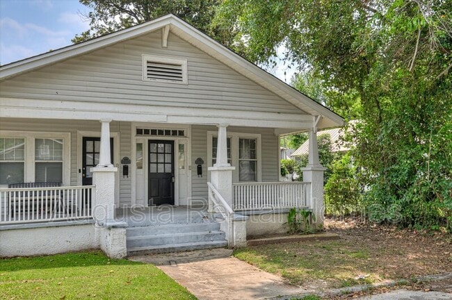 Photo - 106 Ellis St House