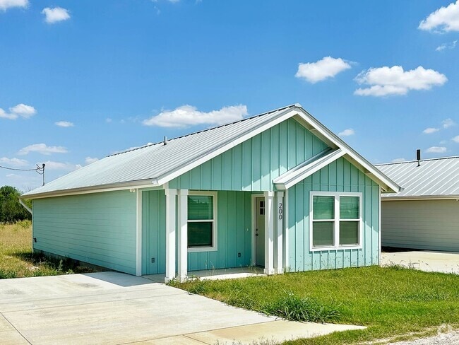 Building Photo - Charming Country Living with Modern Comforts! Rental