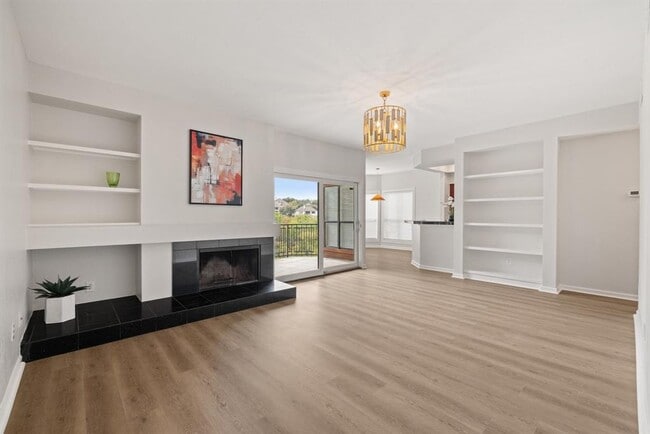 Photo - 4711 Spicewood Springs Rd Unidad 130