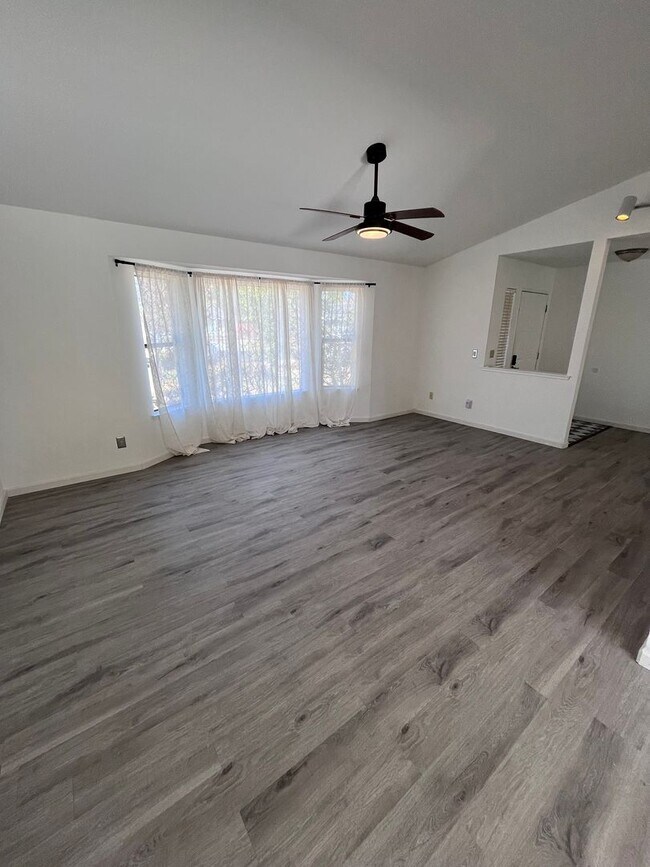 Photo - NICE HOME IN FOLSOM!!