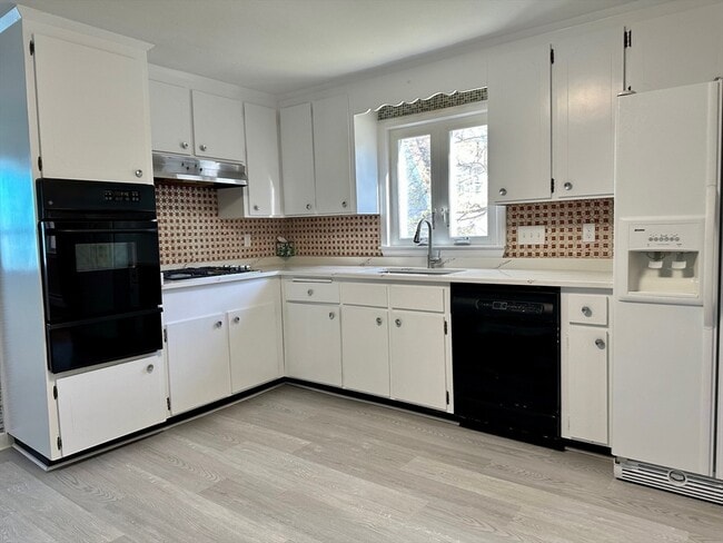 Photo - 349 Lagrange St