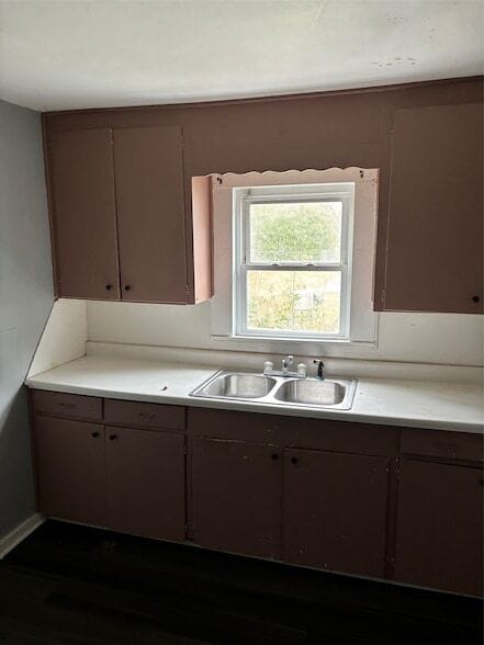 Photo - 1954 State St