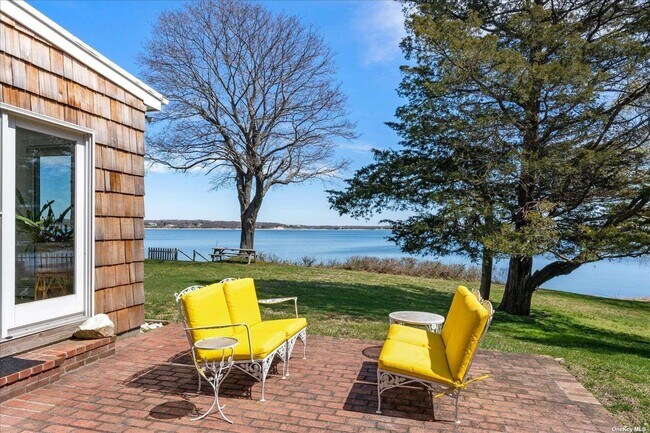 1155 Old Harbor Rd