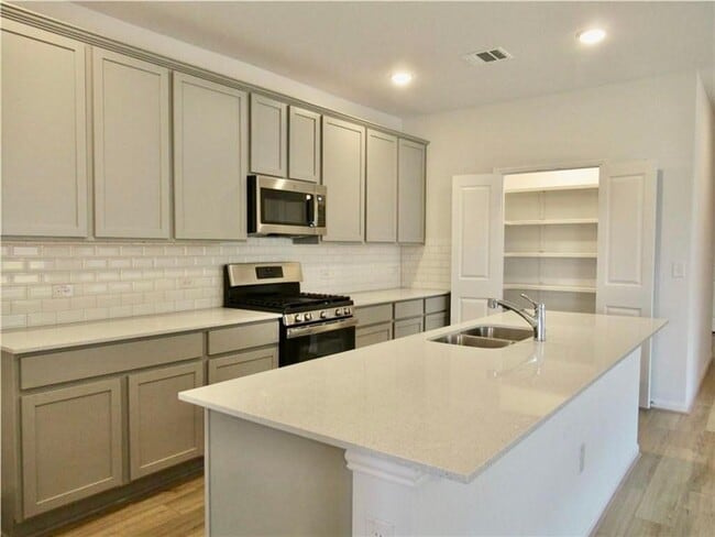 Photo - 1232 Whippletree Trl