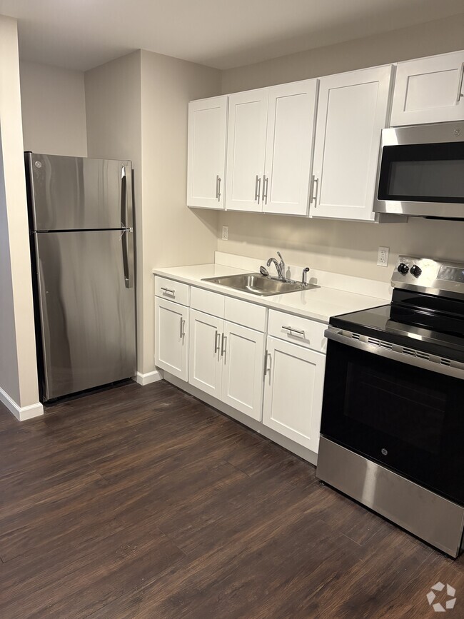 Building Photo - 386 10th St Unit Floor 1 or Floor 2 Rental