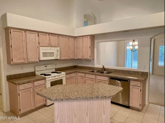 Photo - Scottsdale 3 Bed, 2 Bath Single Story Home PLUS Den