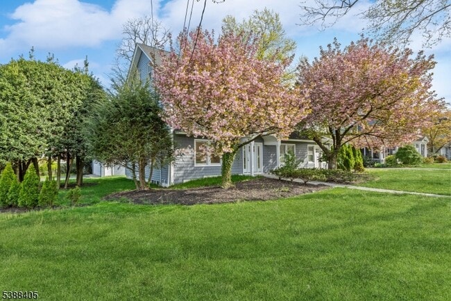 Photo - 648 E Broad St