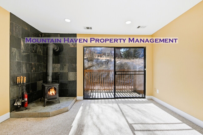 Building Photo - 1901 Clear Creek Dr