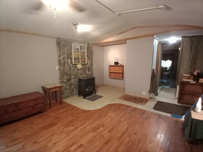 Hardwood floors and gas fireplace - 1380 Irion Rd Unit cottage