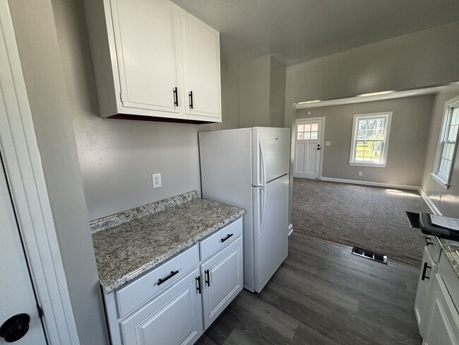 Photo - 2201 20th St NE