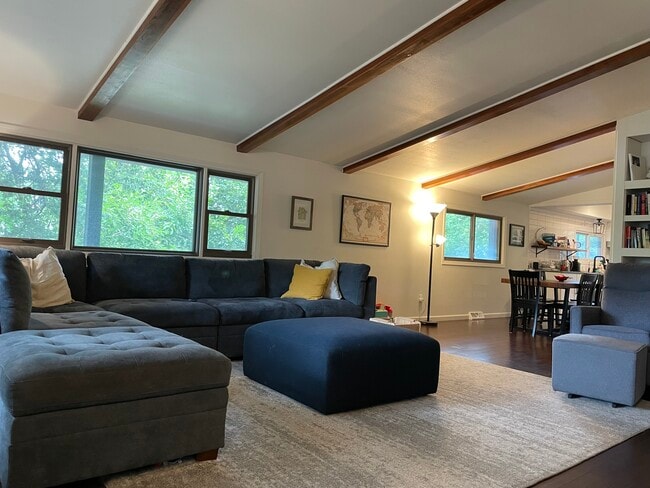 Photo - 1721 N High Point Rd