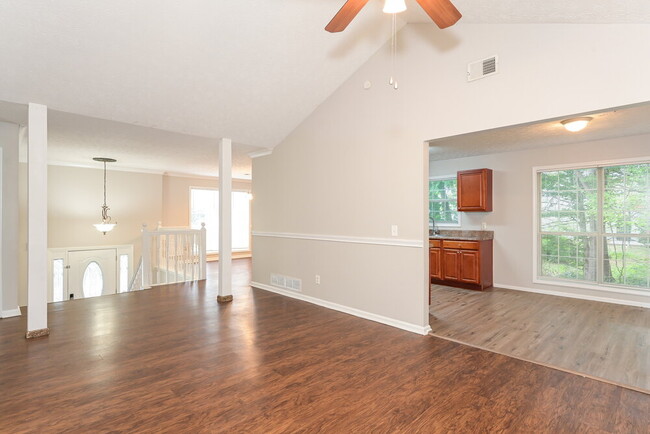 2526 Riverwood Spg