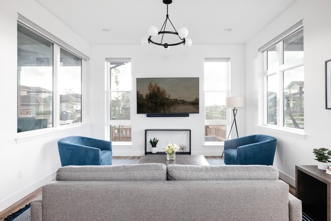 Photo - 6010 N Perth St